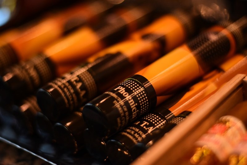 Smoky night at the Candles Lounge - Hilton Beirut Metropolitan Palace